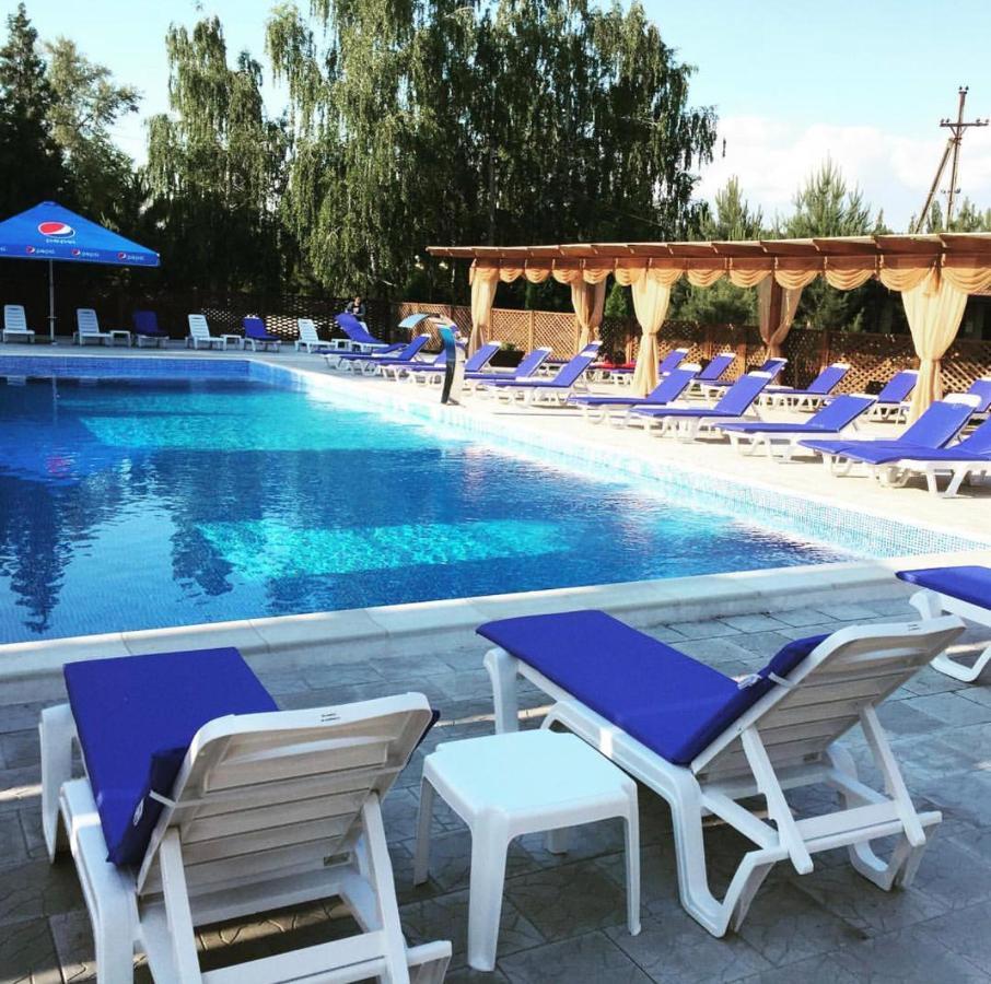 Relax Hotel - Restaurant Complex Novomoskovsk Eksteriør billede